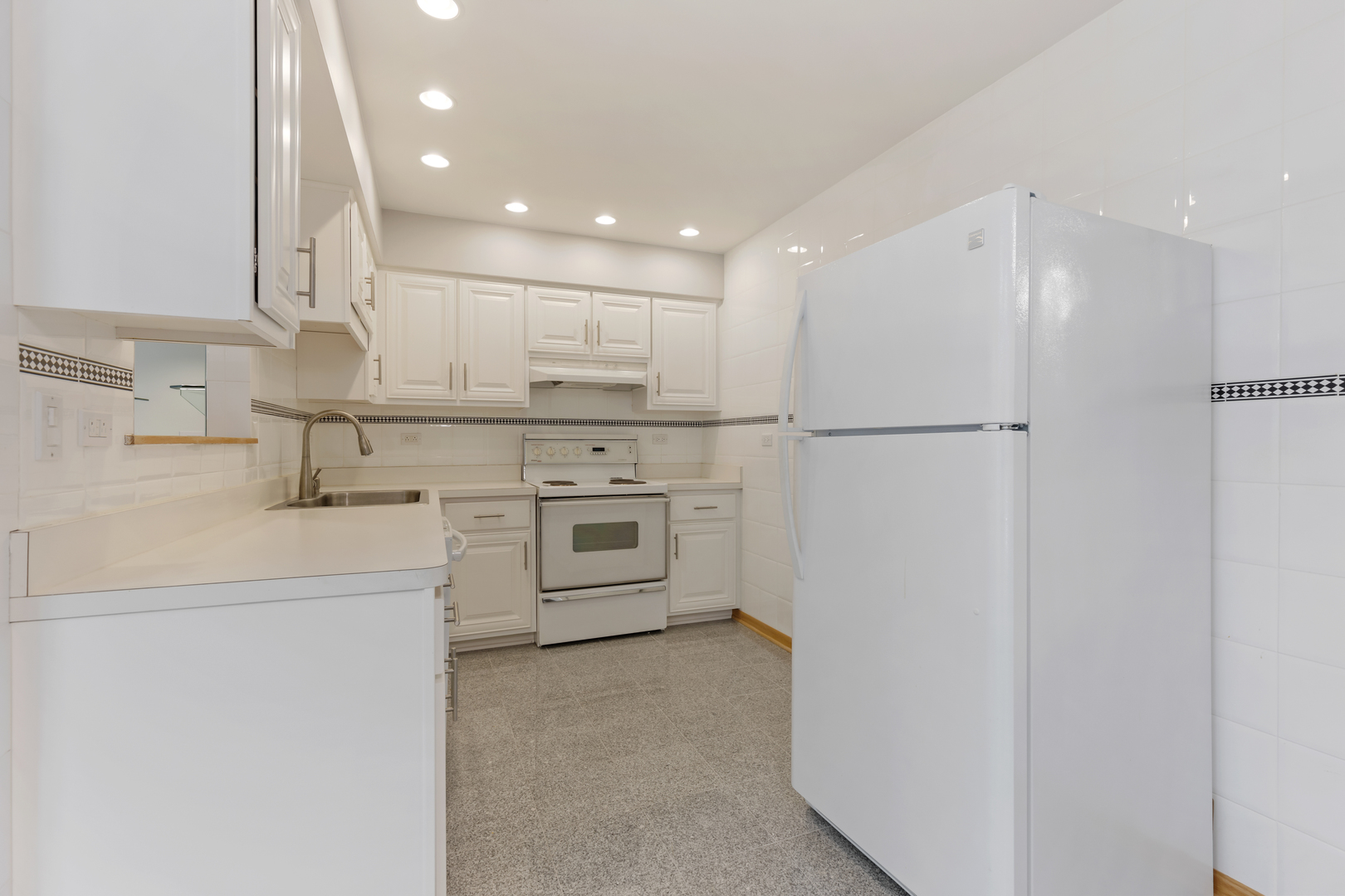 1002 S Butternut Circle