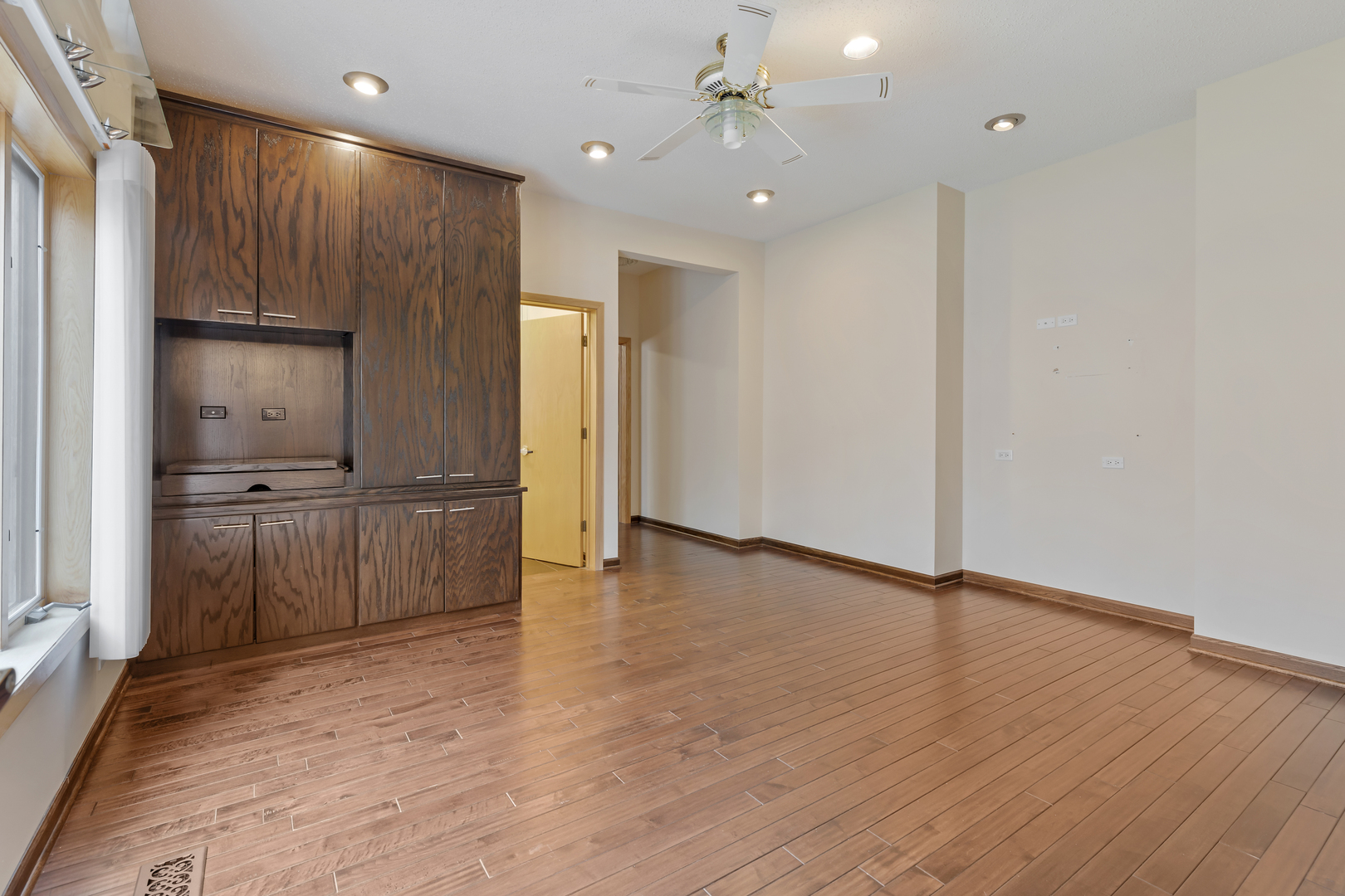 1002 S Butternut Circle