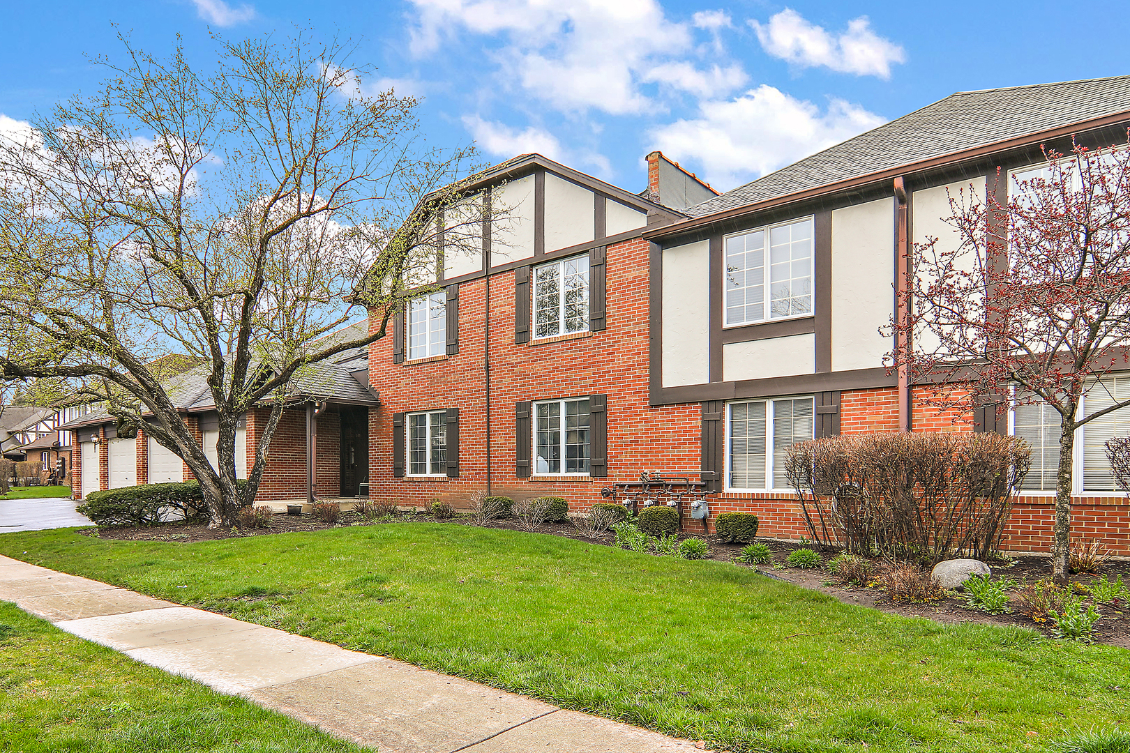 242 Stanhope Drive Unit: D