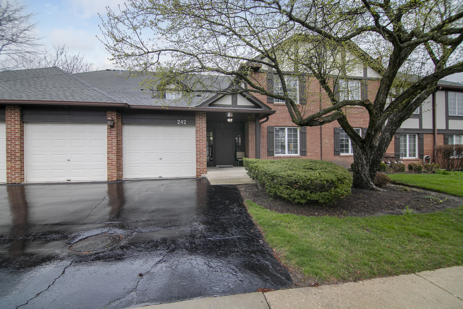 242 Stanhope Drive Unit: D