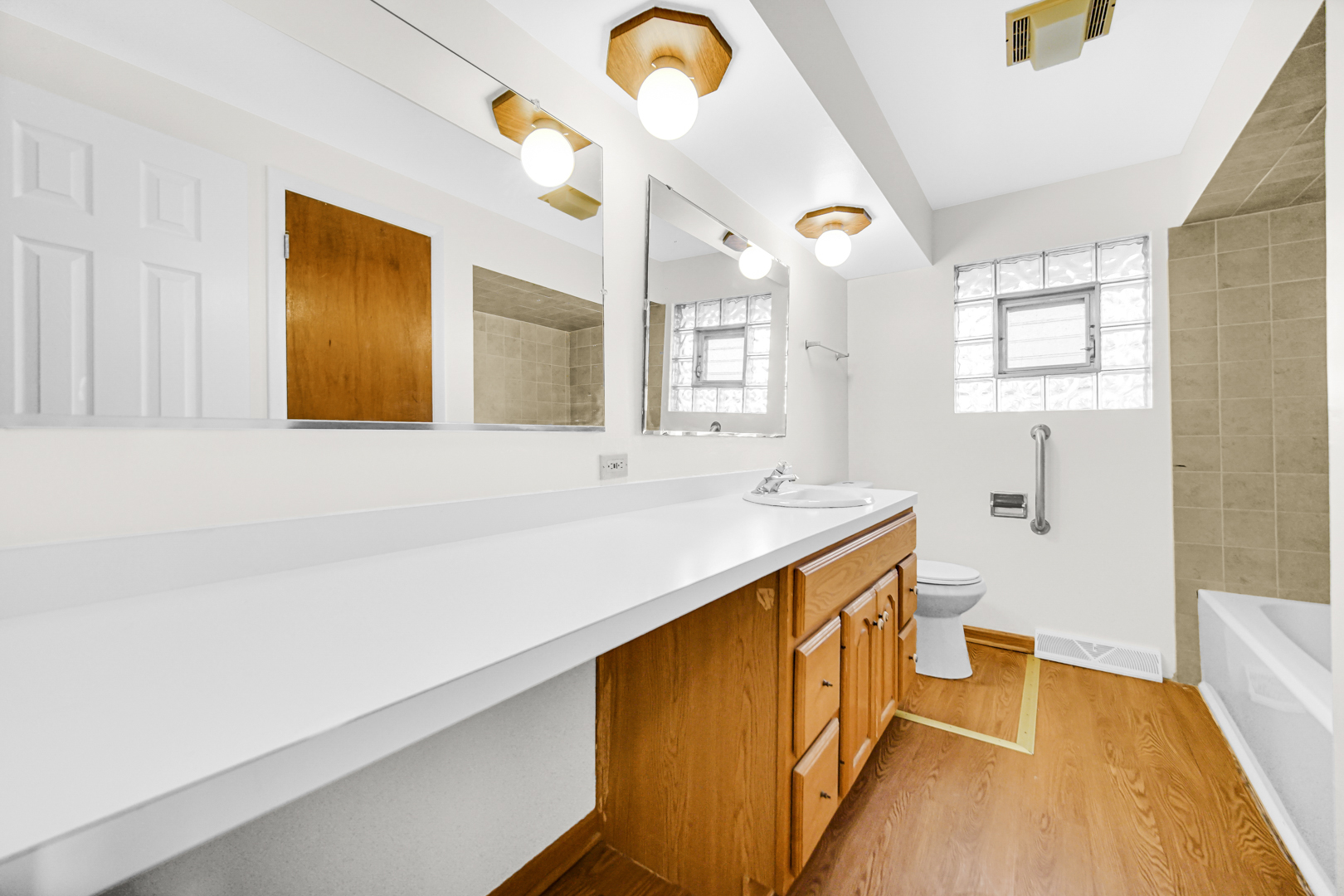 4908 W 85th Place