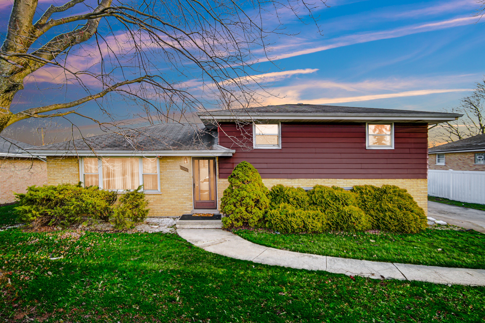 4908 W 85th Place