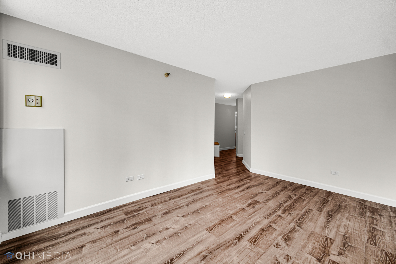 440 N Mcclurg Court Unit: 702