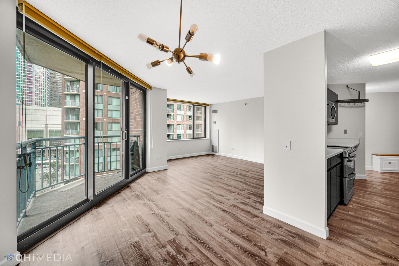 440 N Mcclurg Court Unit: 702