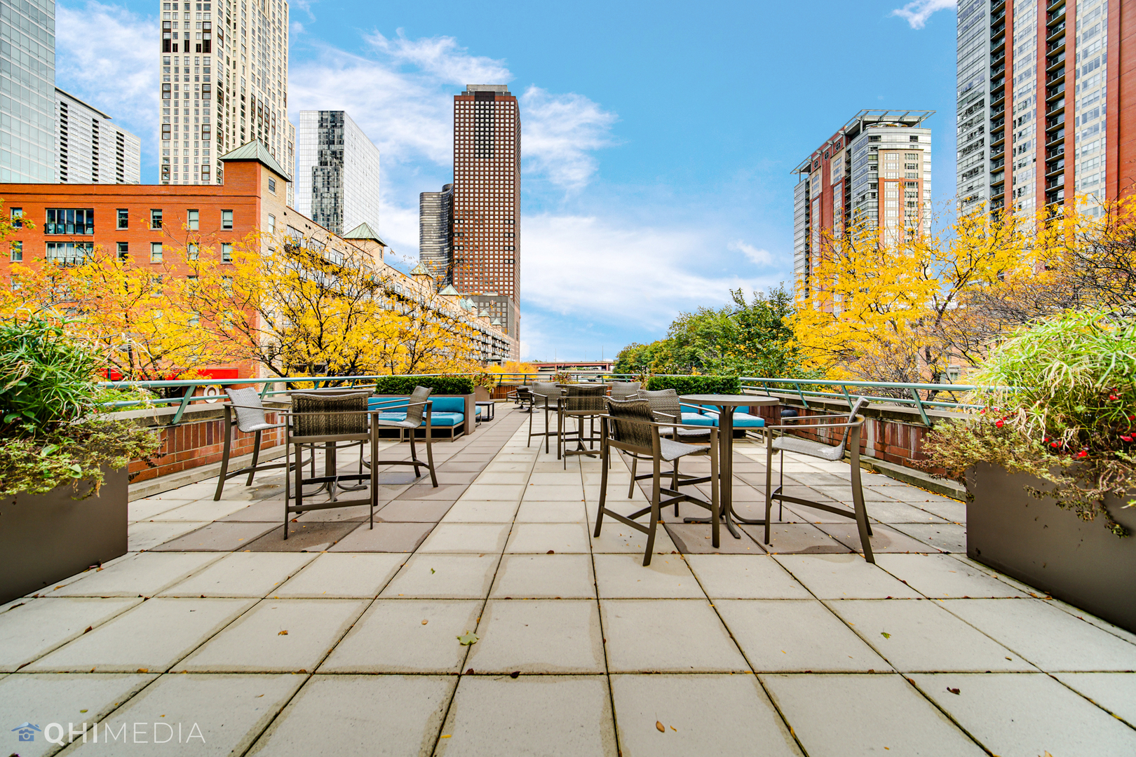 440 N Mcclurg Court Unit: 702