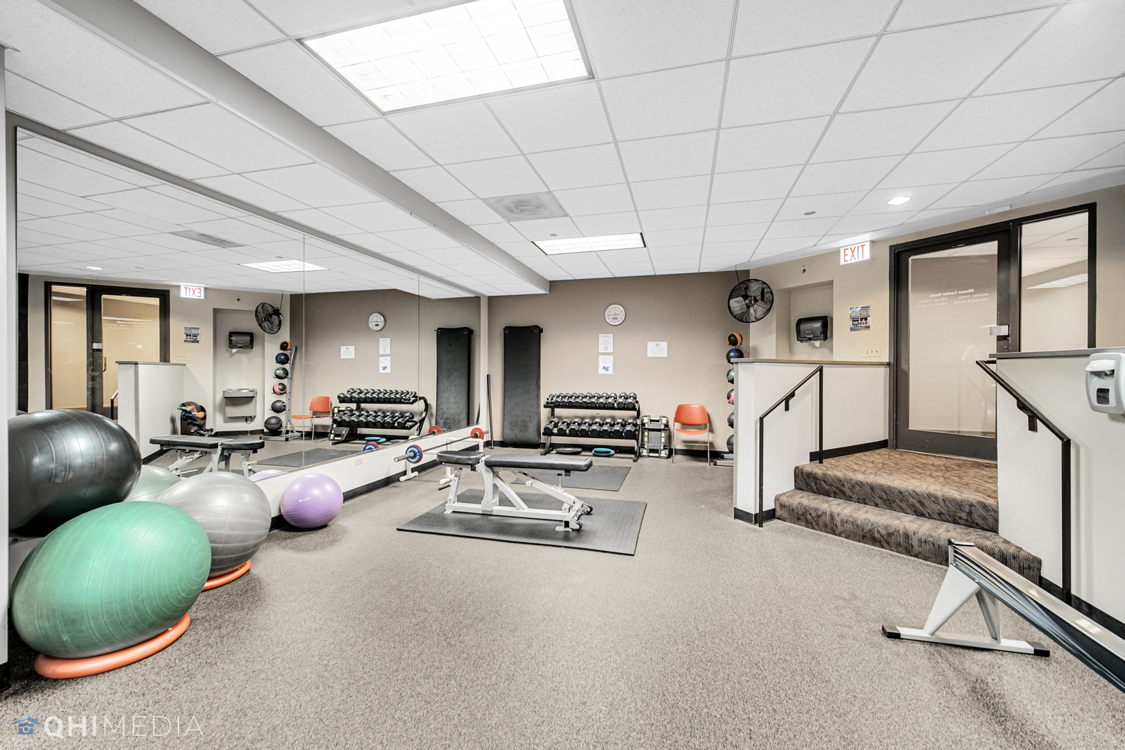 440 N Mcclurg Court Unit: 702