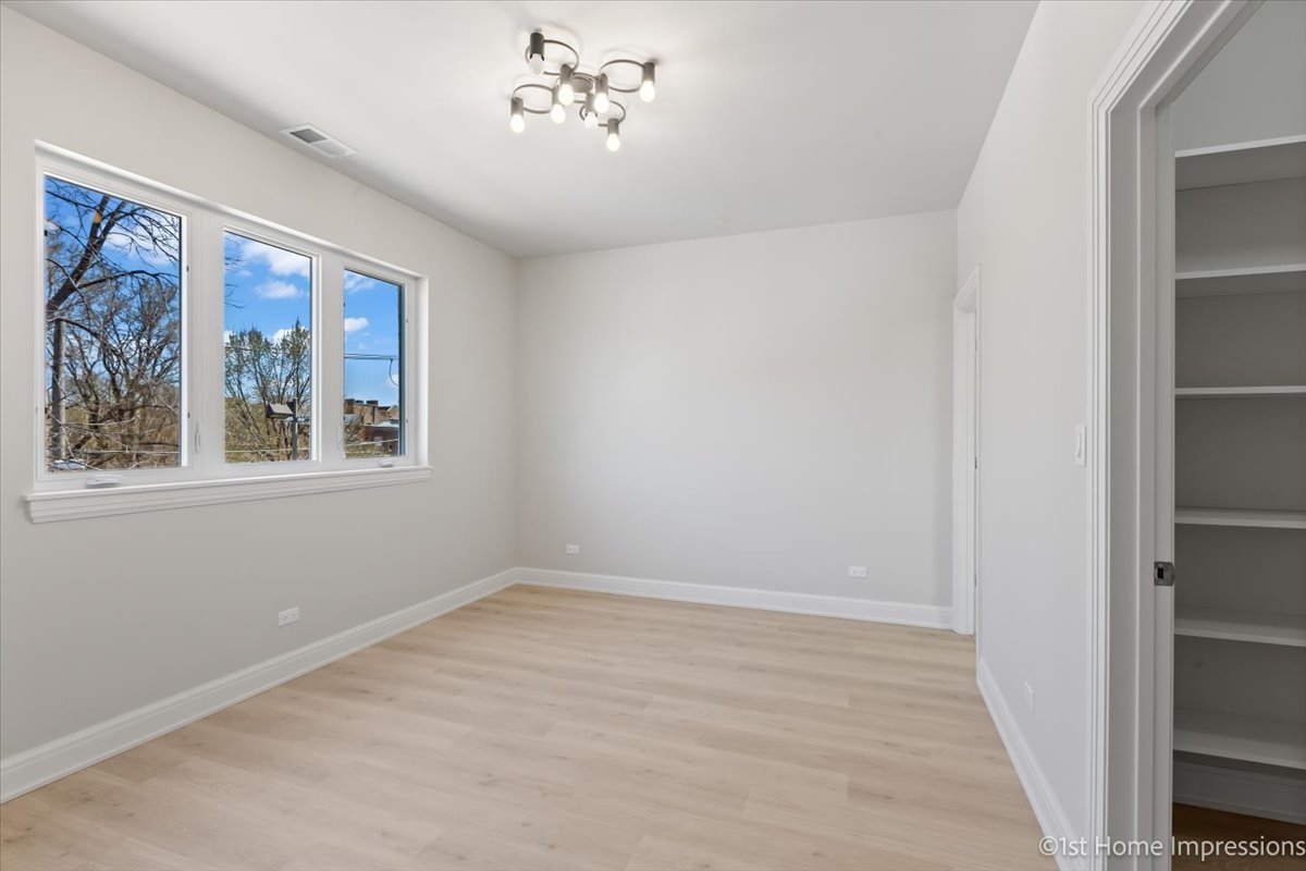 4317 S Indiana Avenue