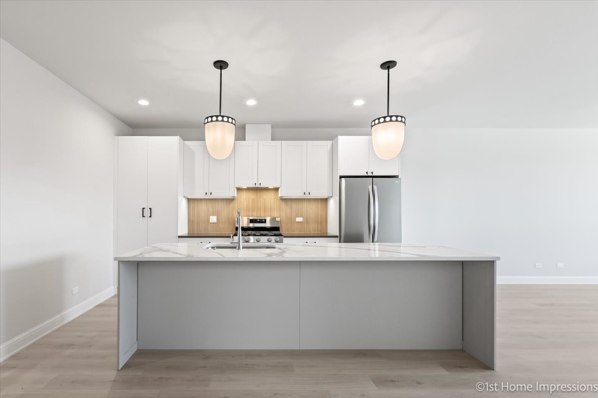 4317 S Indiana Avenue