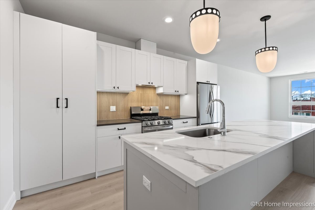 4317 S Indiana Avenue