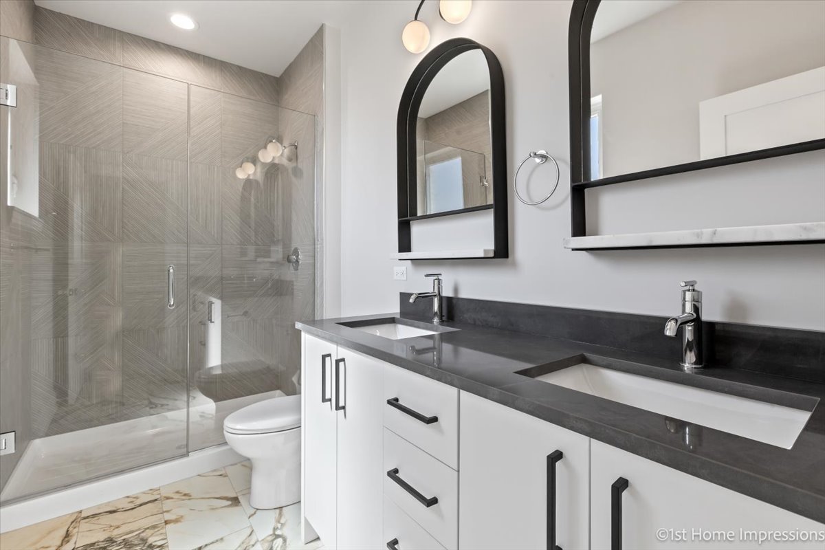 4317 S Indiana Avenue