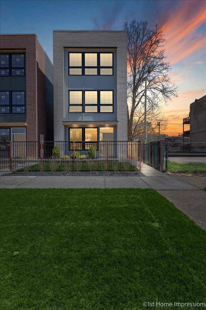 4317 S Indiana Avenue