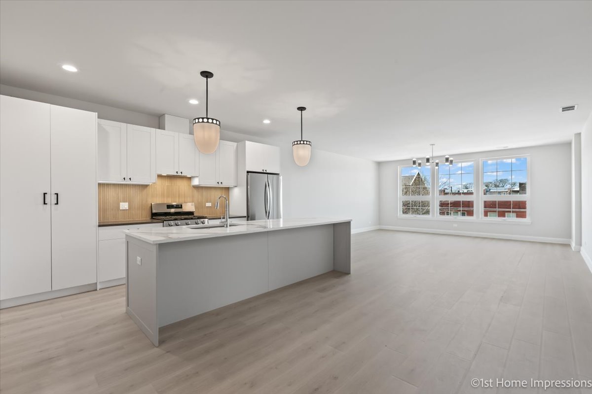 4317 S Indiana Avenue