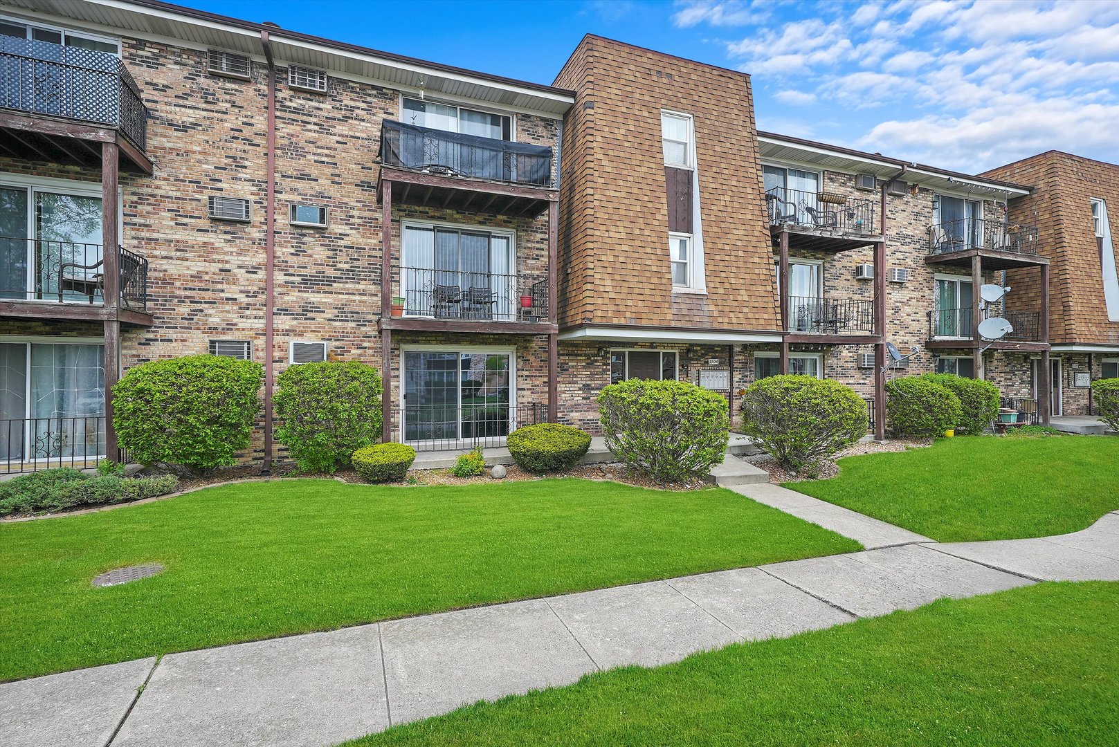 7104 99th Street Unit: 106