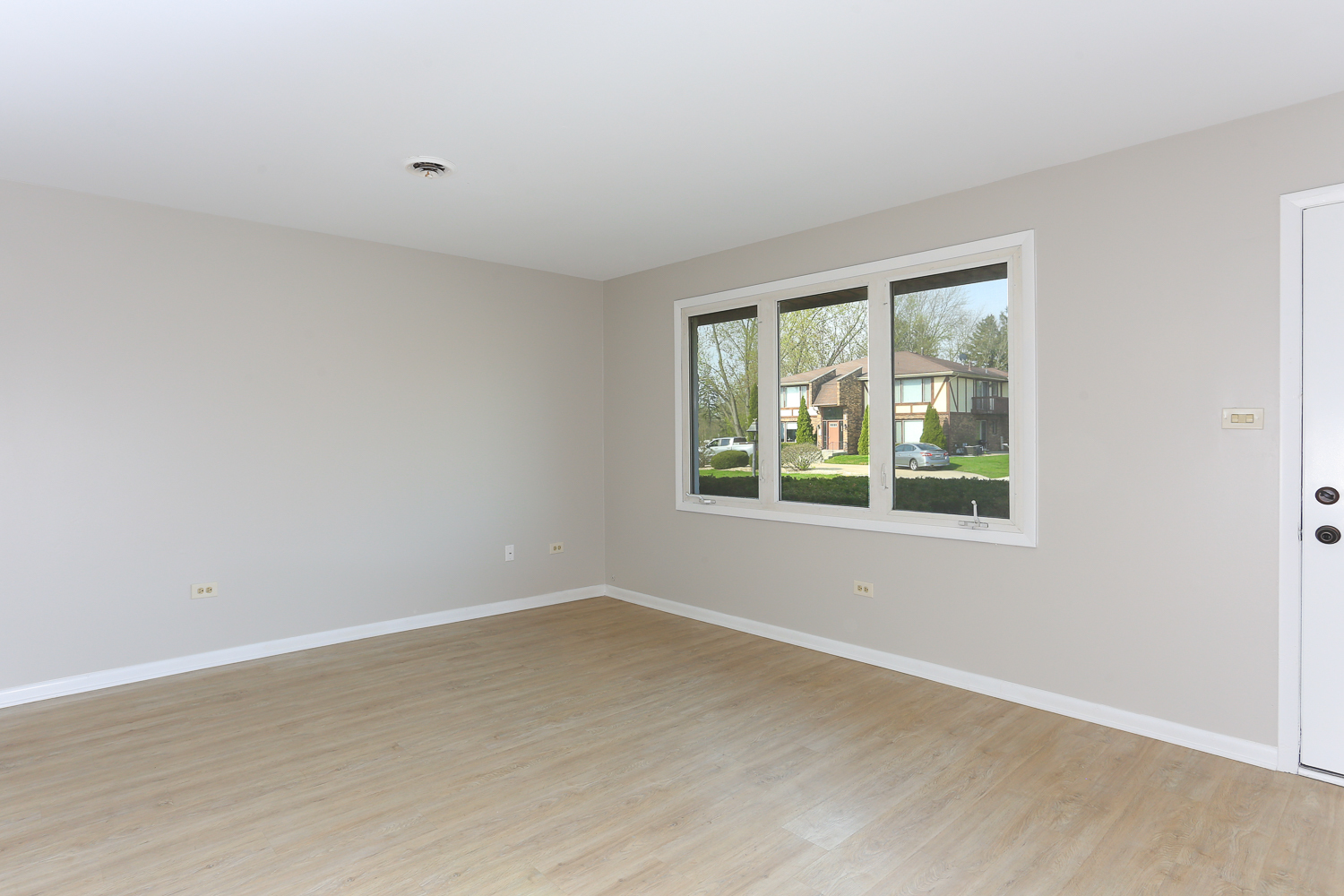 1220 Town Crest Drive Unit: 3