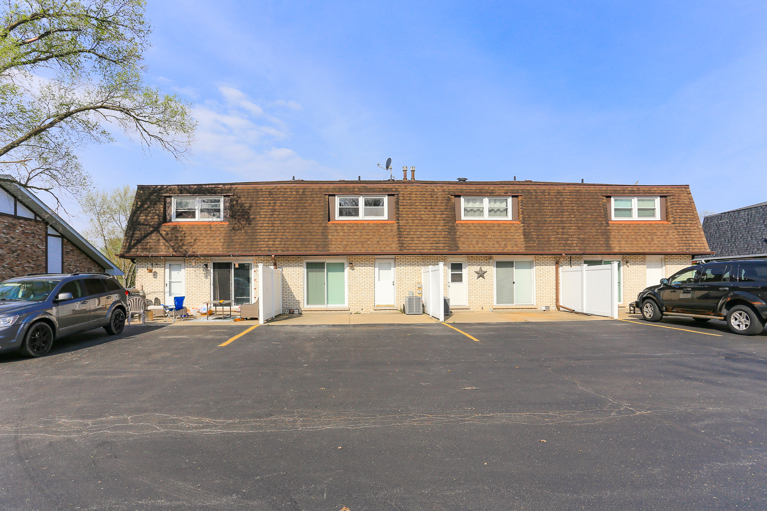 1220 Town Crest Drive Unit: 3