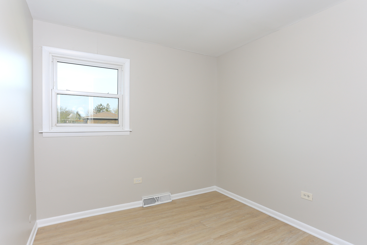1220 Town Crest Drive Unit: 3