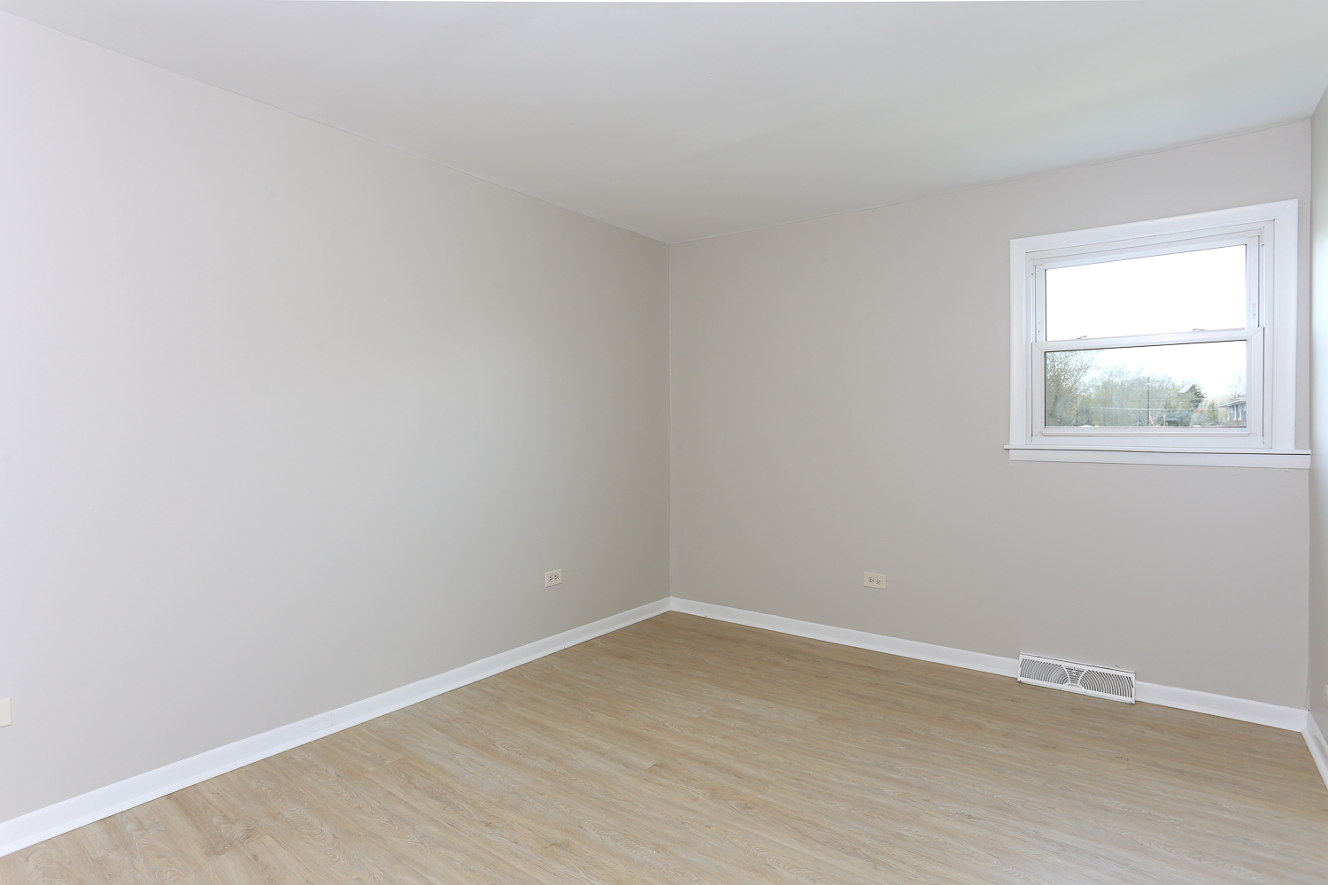 1220 Town Crest Drive Unit: 3
