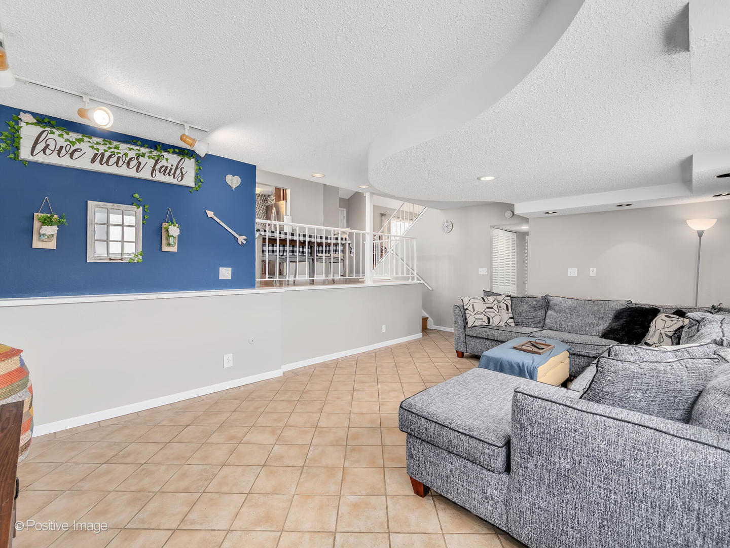 3890 Windjammer Lane