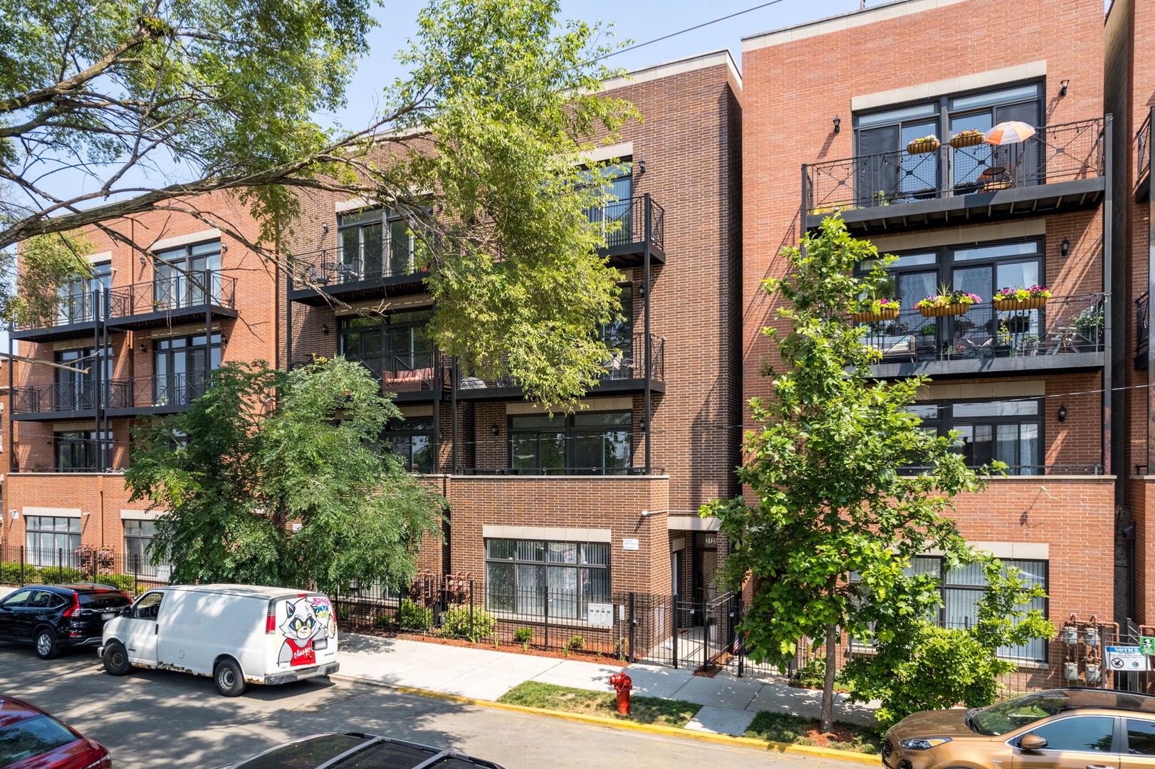 3134 W Walton Street Unit: 3