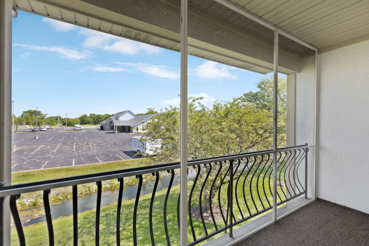 6402 Pine Cone Drive Unit: 4