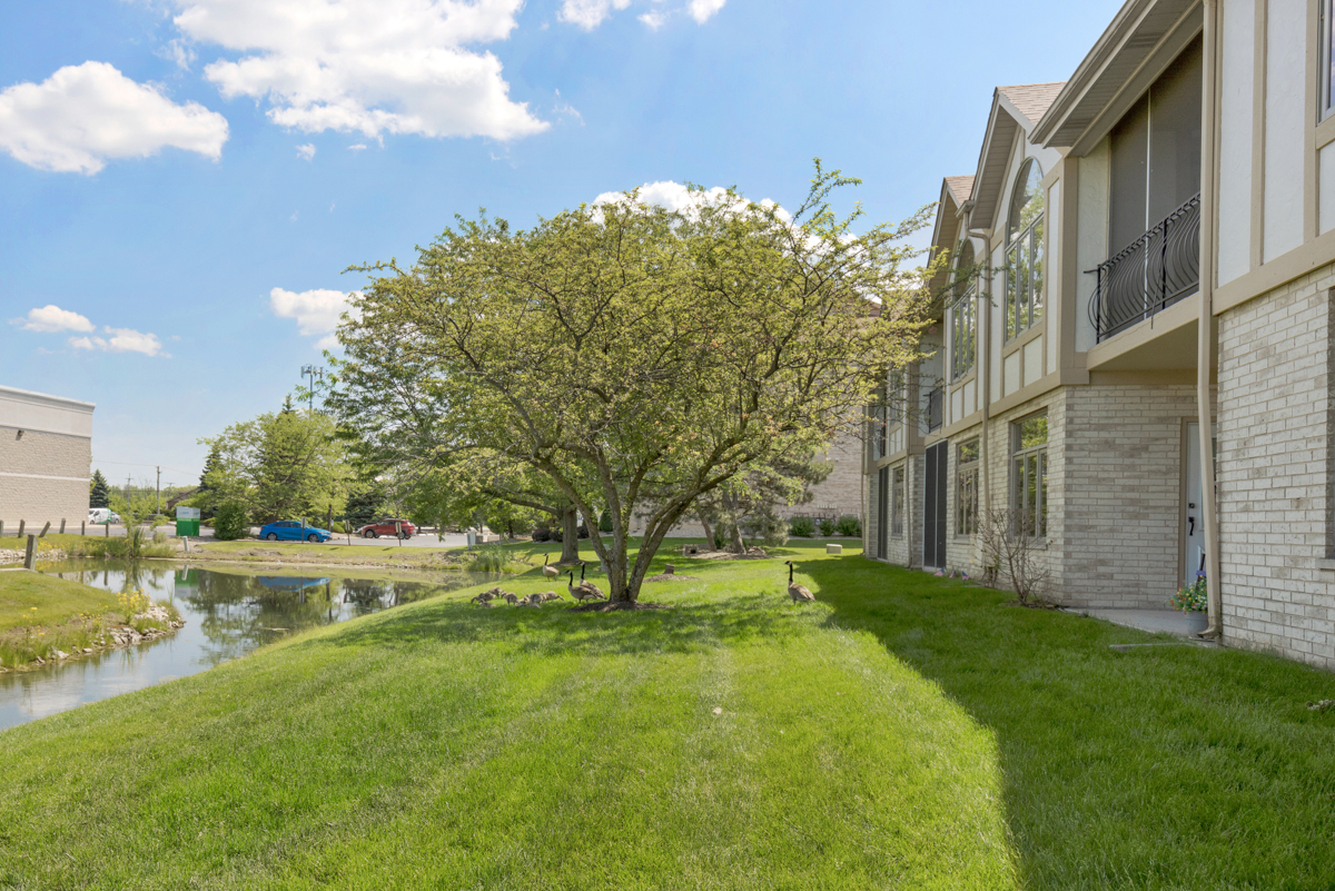 6402 Pine Cone Drive Unit: 4