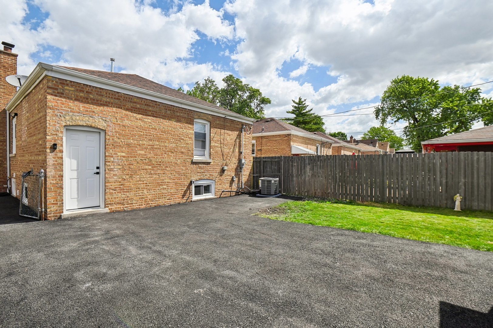 3431 W 84th Place