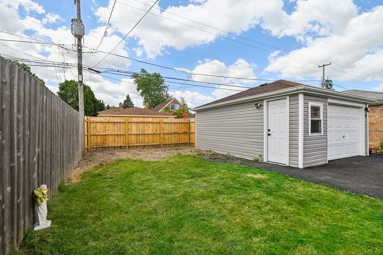 3431 W 84th Place