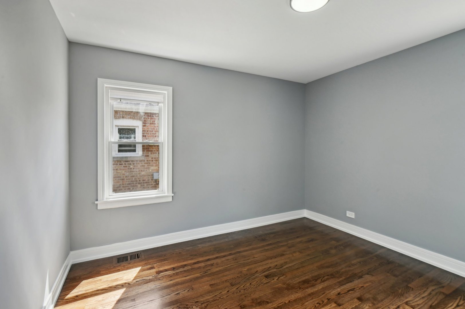 3431 W 84th Place