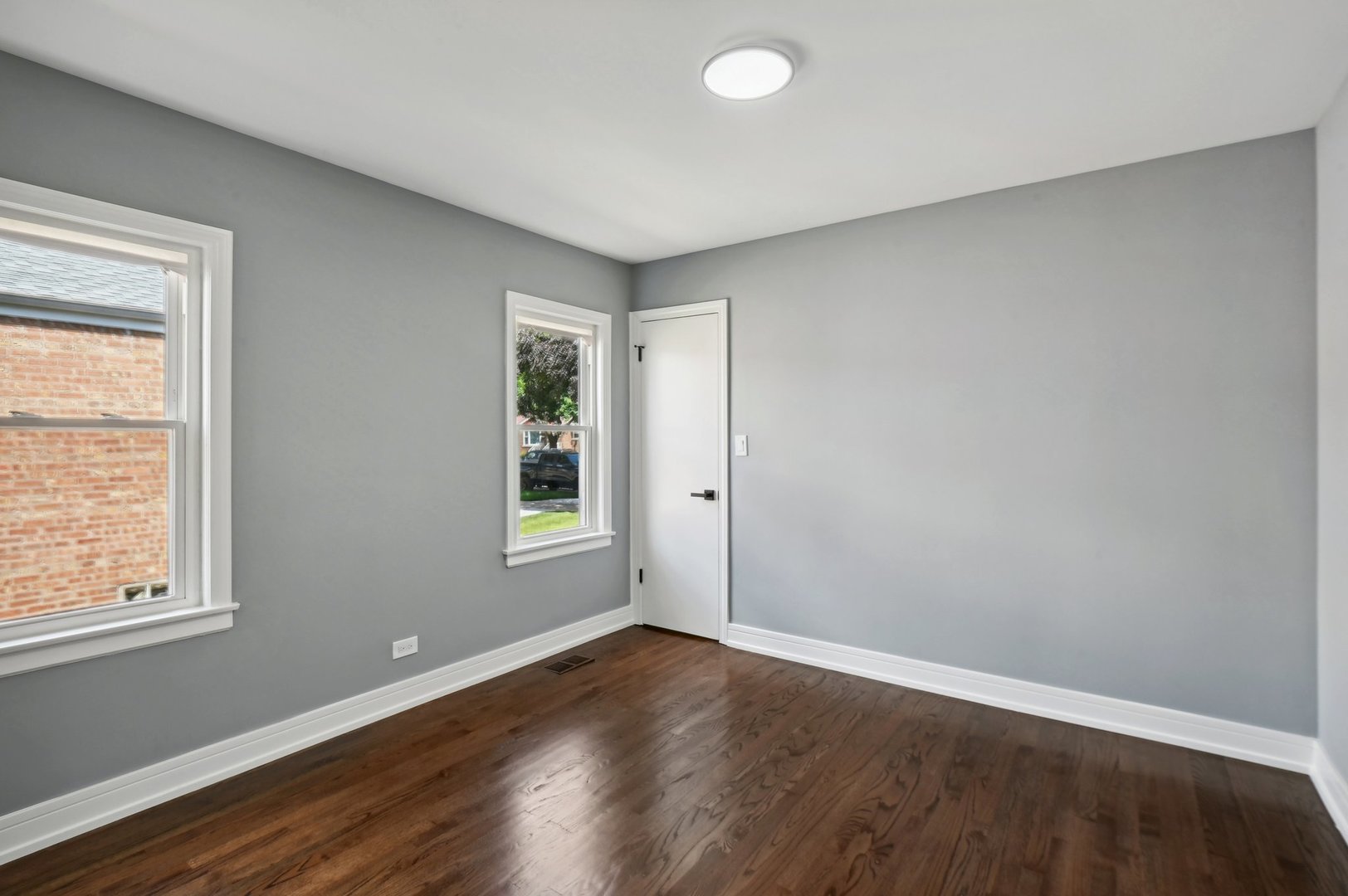 3431 W 84th Place