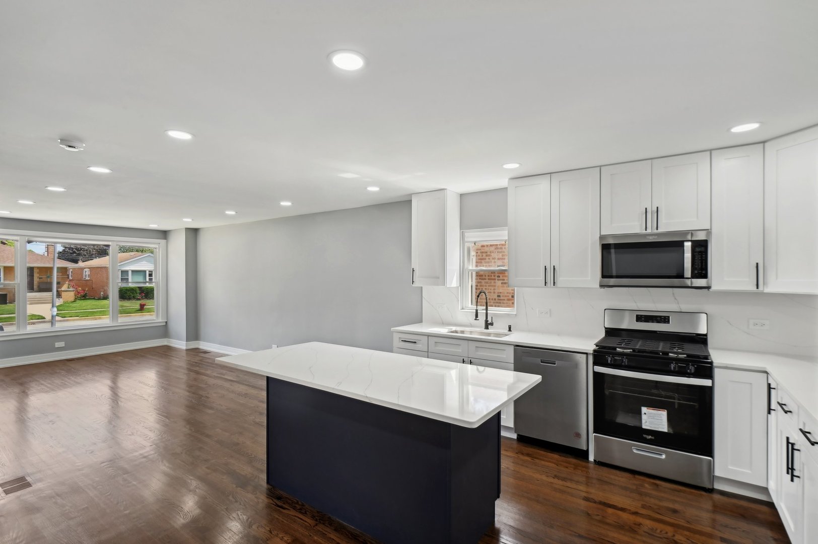 3431 W 84th Place