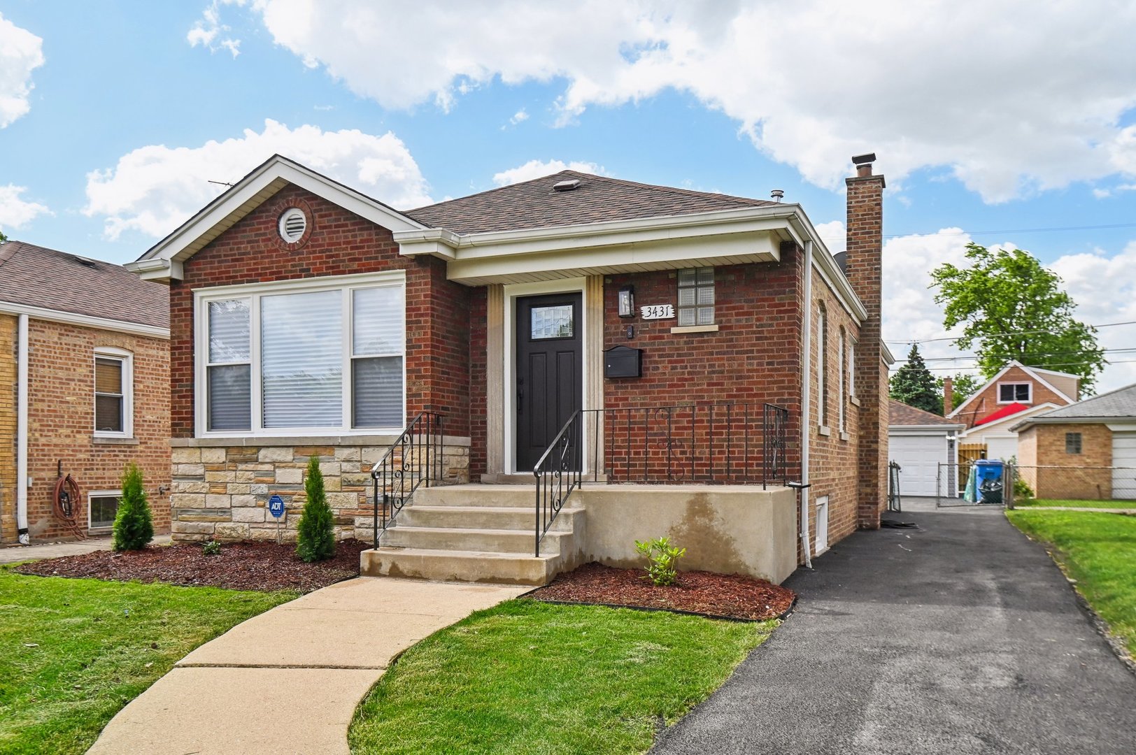 3431 W 84th Place