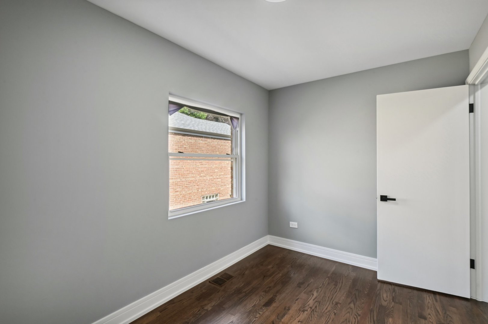3431 W 84th Place