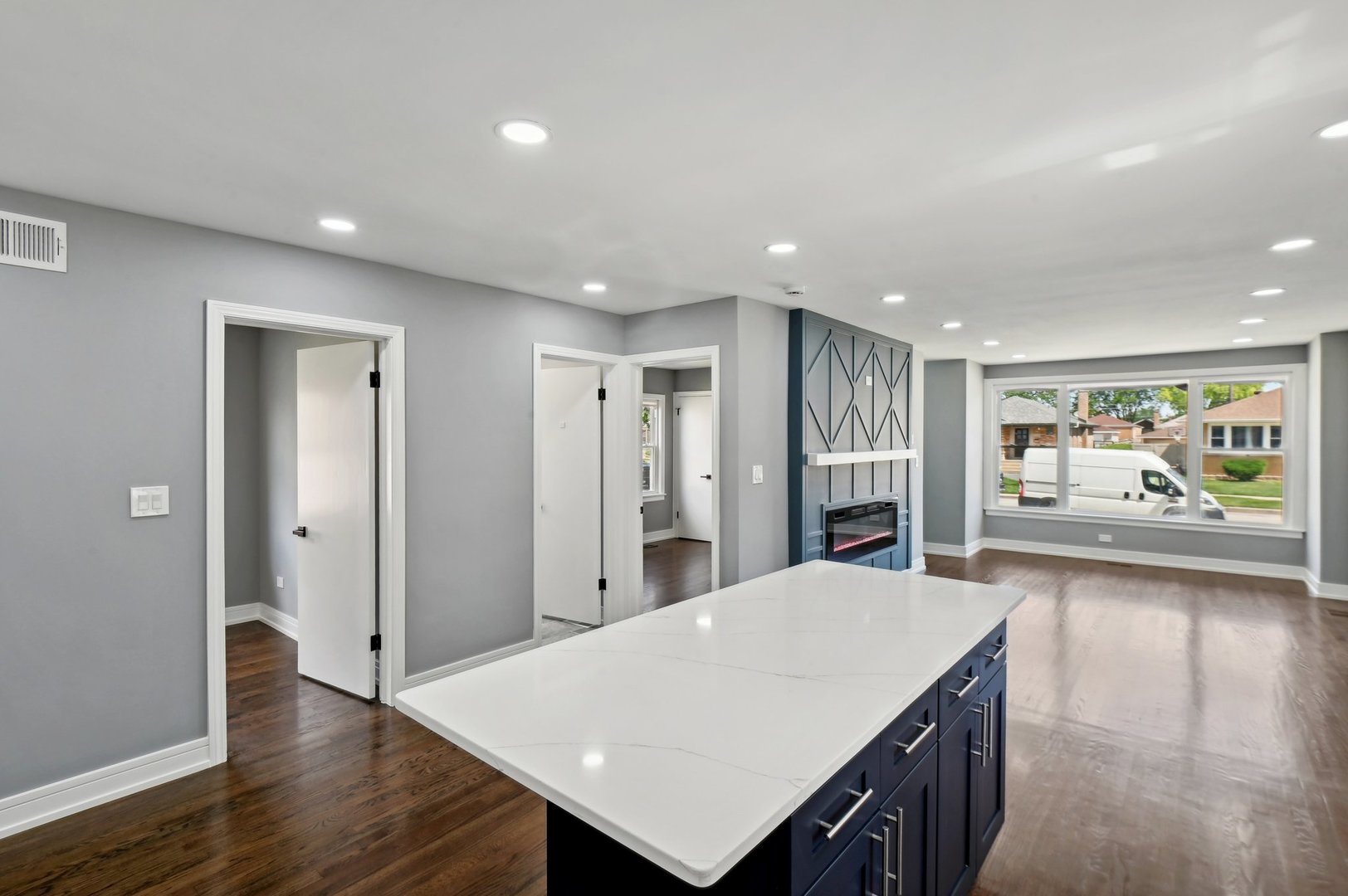 3431 W 84th Place