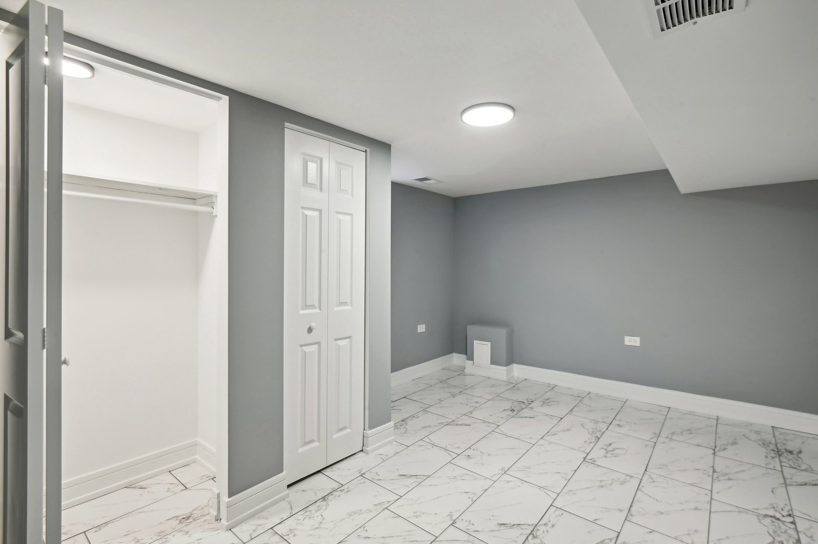 3431 W 84th Place