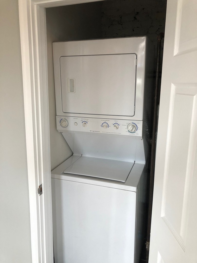 1500 W Division Street Unit: 3