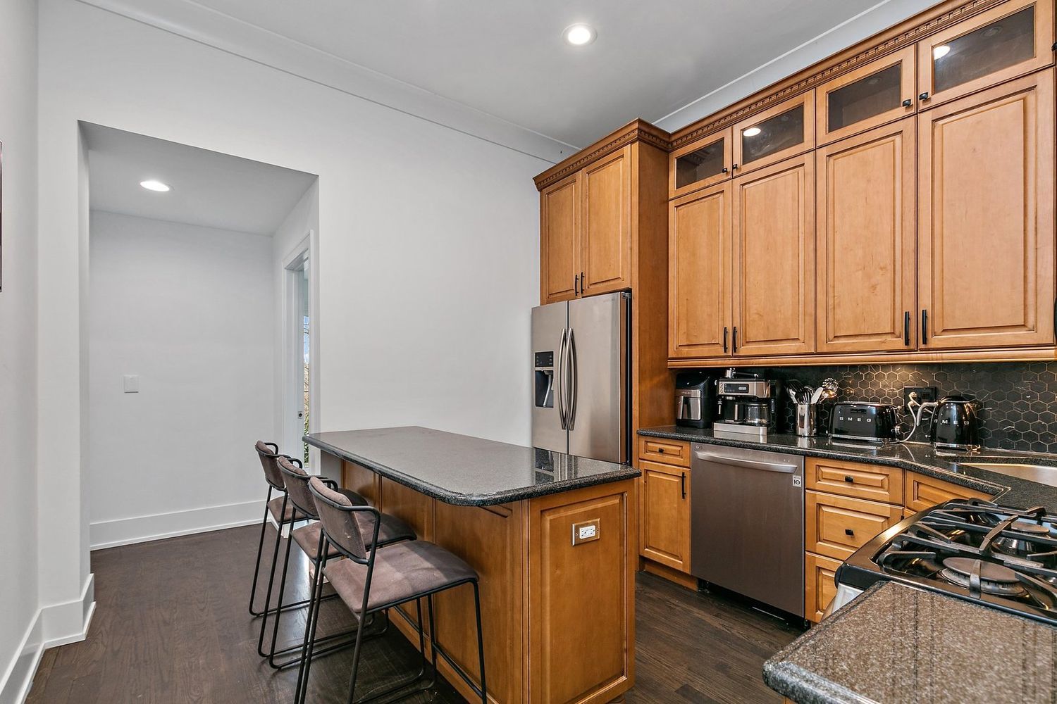 2646 N SEMINARY Avenue Unit: 3