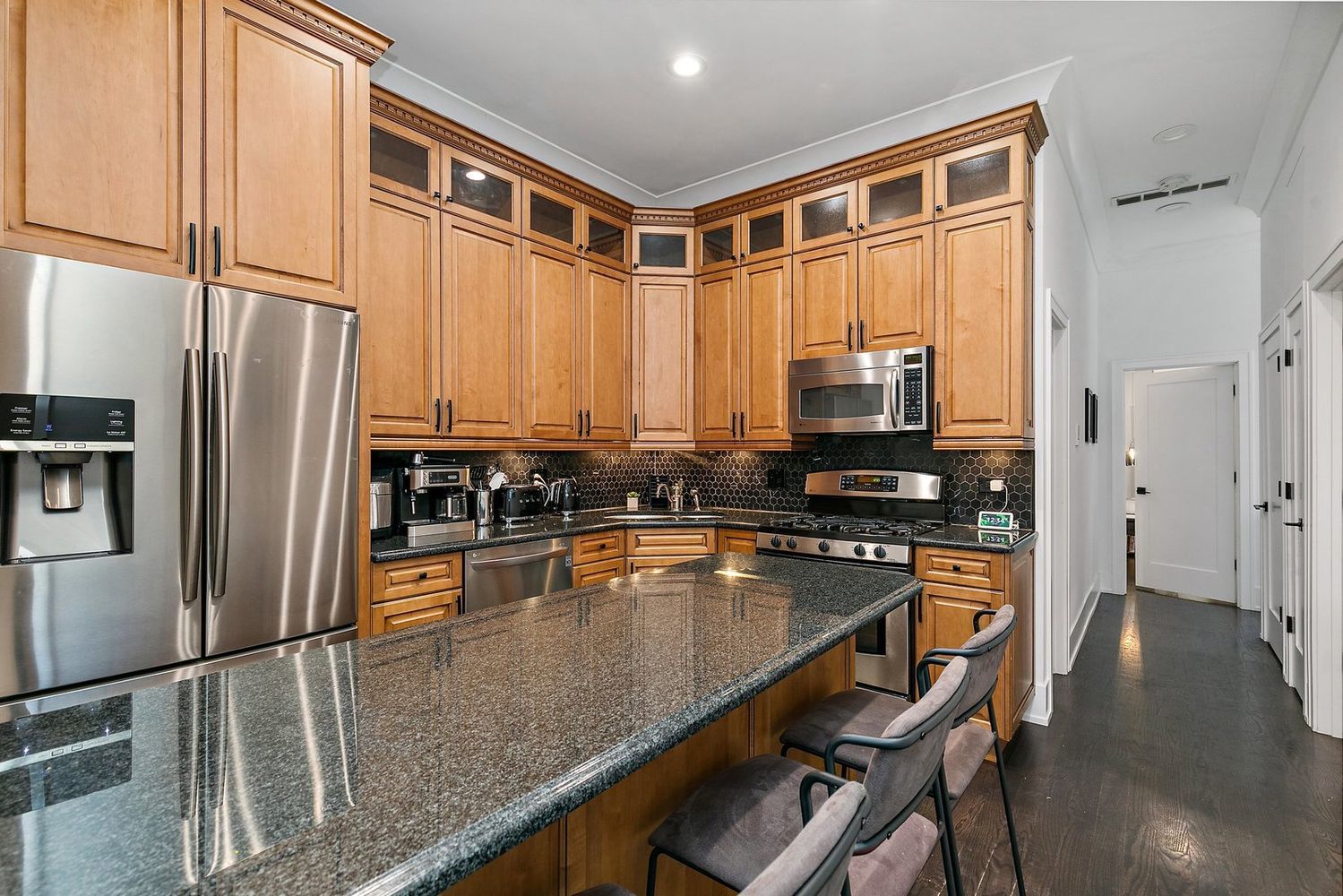 2646 N SEMINARY Avenue Unit: 3