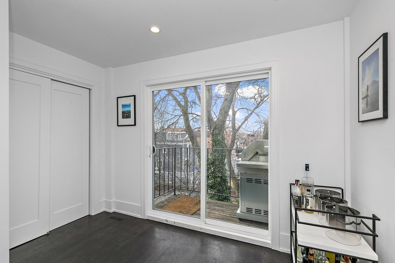 2646 N SEMINARY Avenue Unit: 3