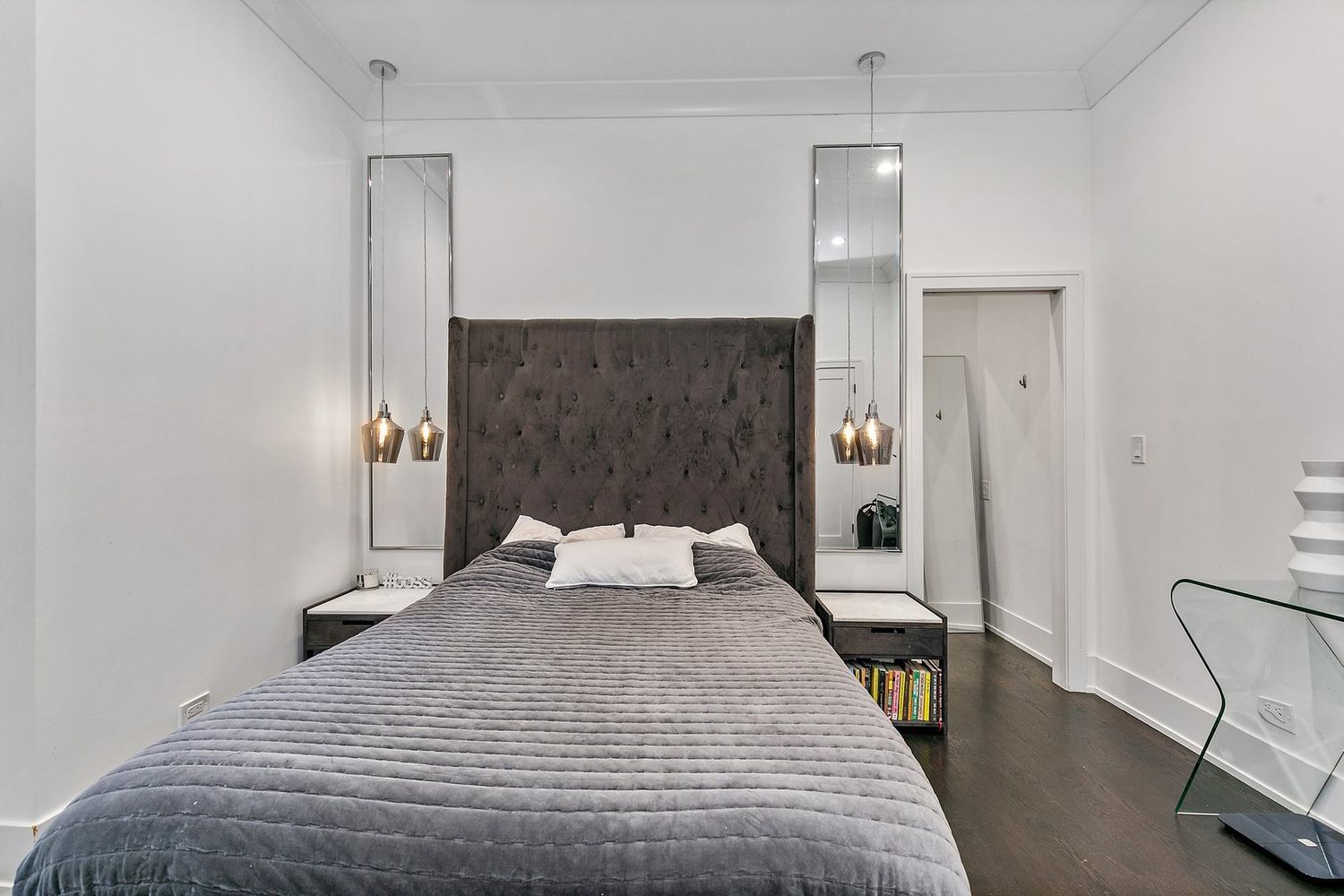 2646 N SEMINARY Avenue Unit: 3