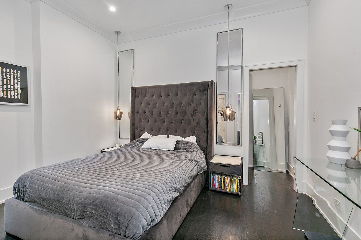 2646 N SEMINARY Avenue Unit: 3