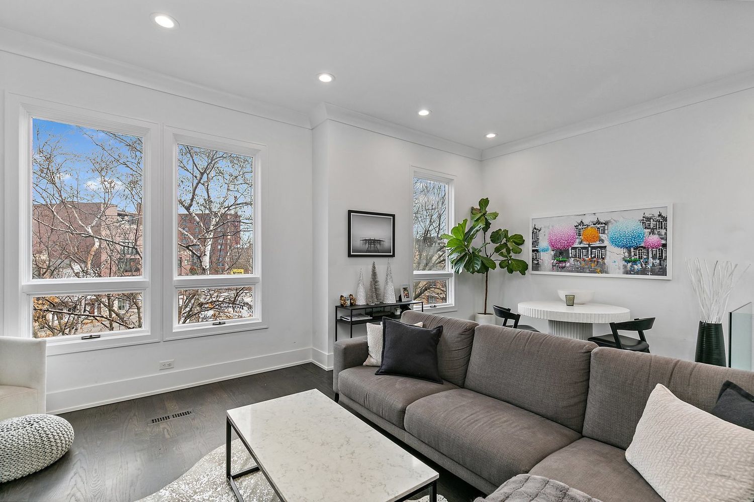 2646 N SEMINARY Avenue Unit: 3