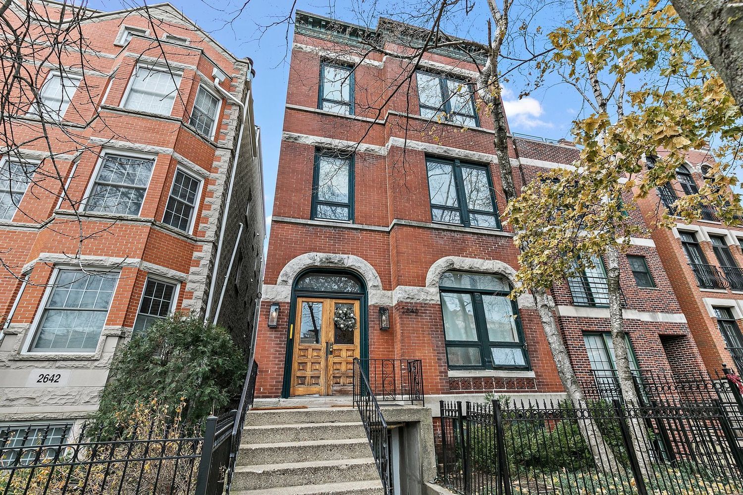 2646 N SEMINARY Avenue Unit: 3