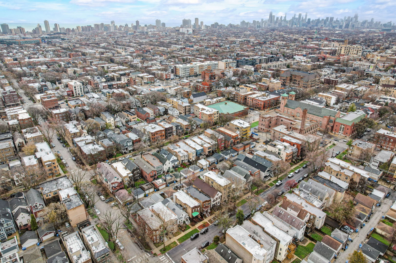 3655 N Hermitage Avenue