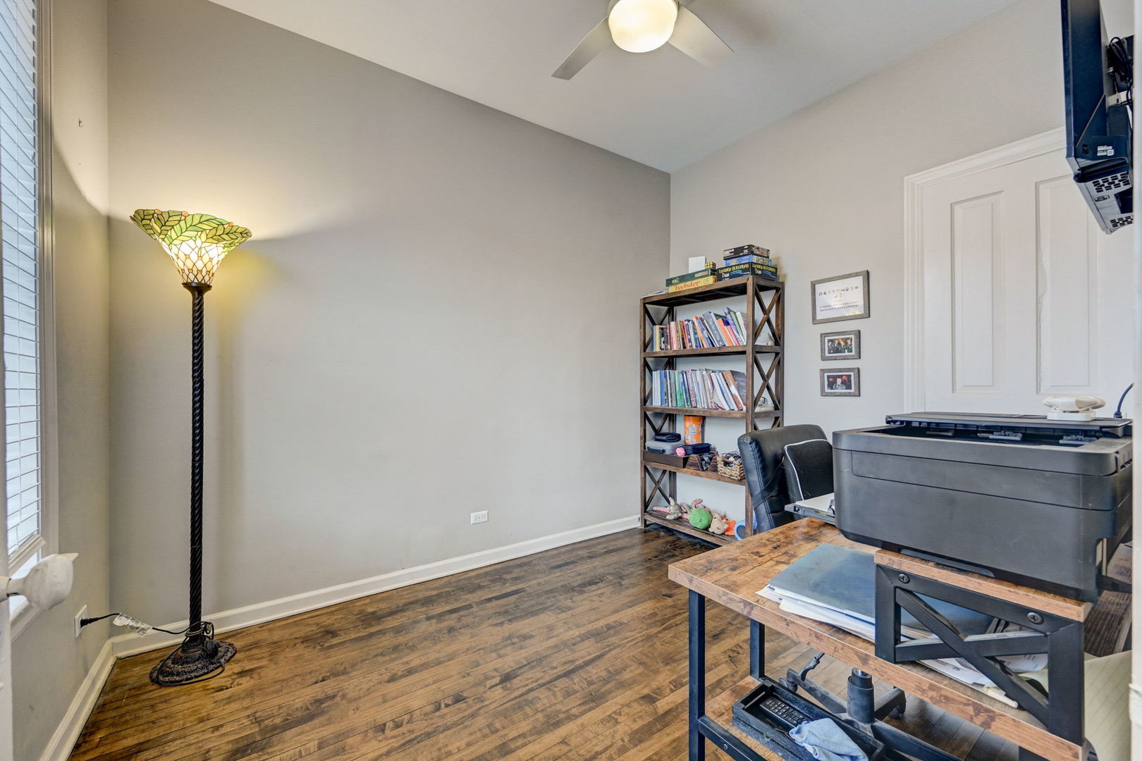 3655 N Hermitage Avenue