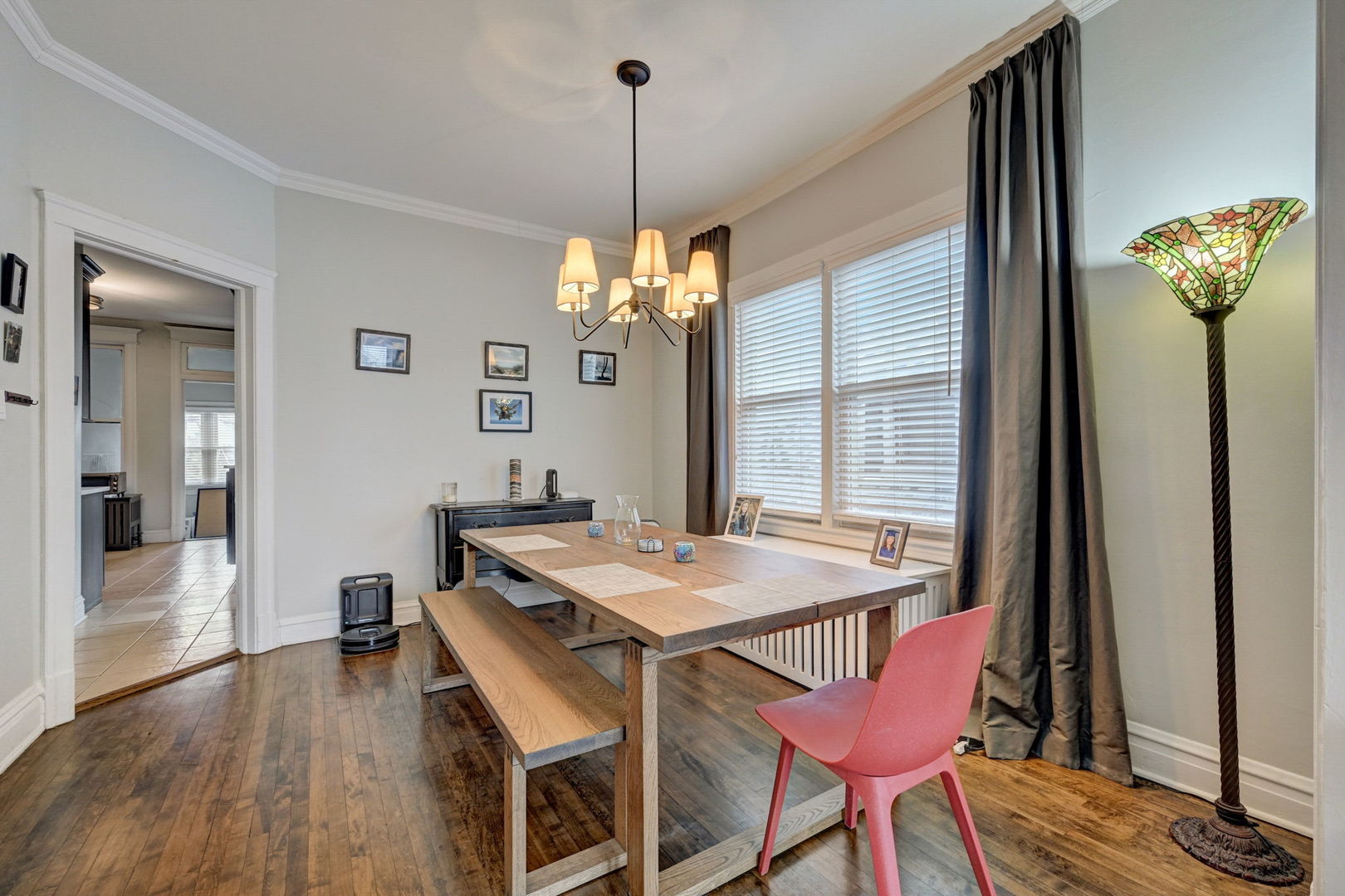 3655 N Hermitage Avenue