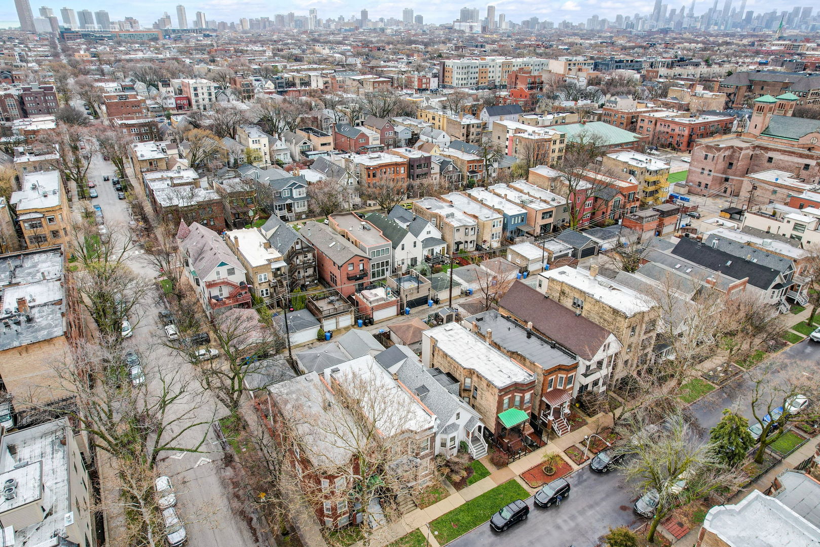 3655 N Hermitage Avenue