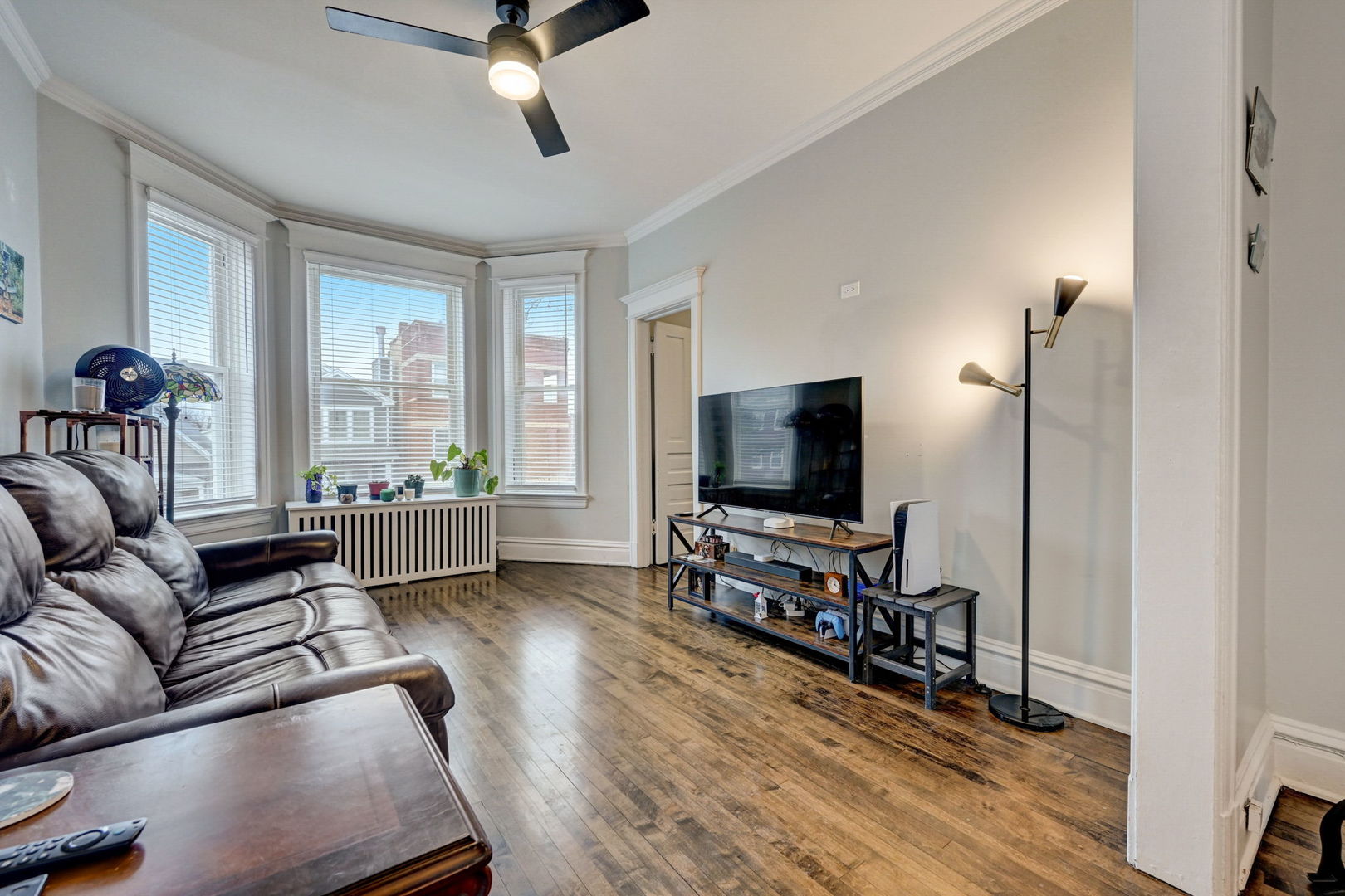 3655 N Hermitage Avenue