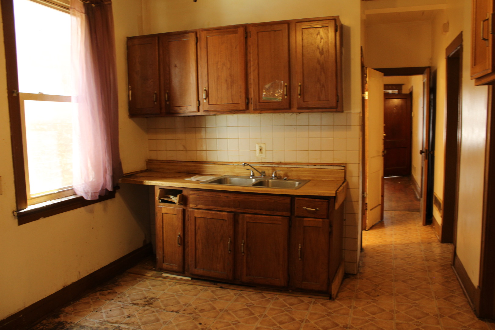 7031 S Laflin Street