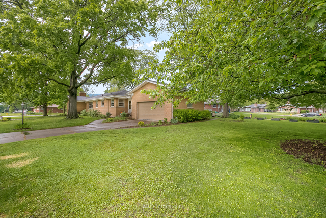 2712 Emelia Court