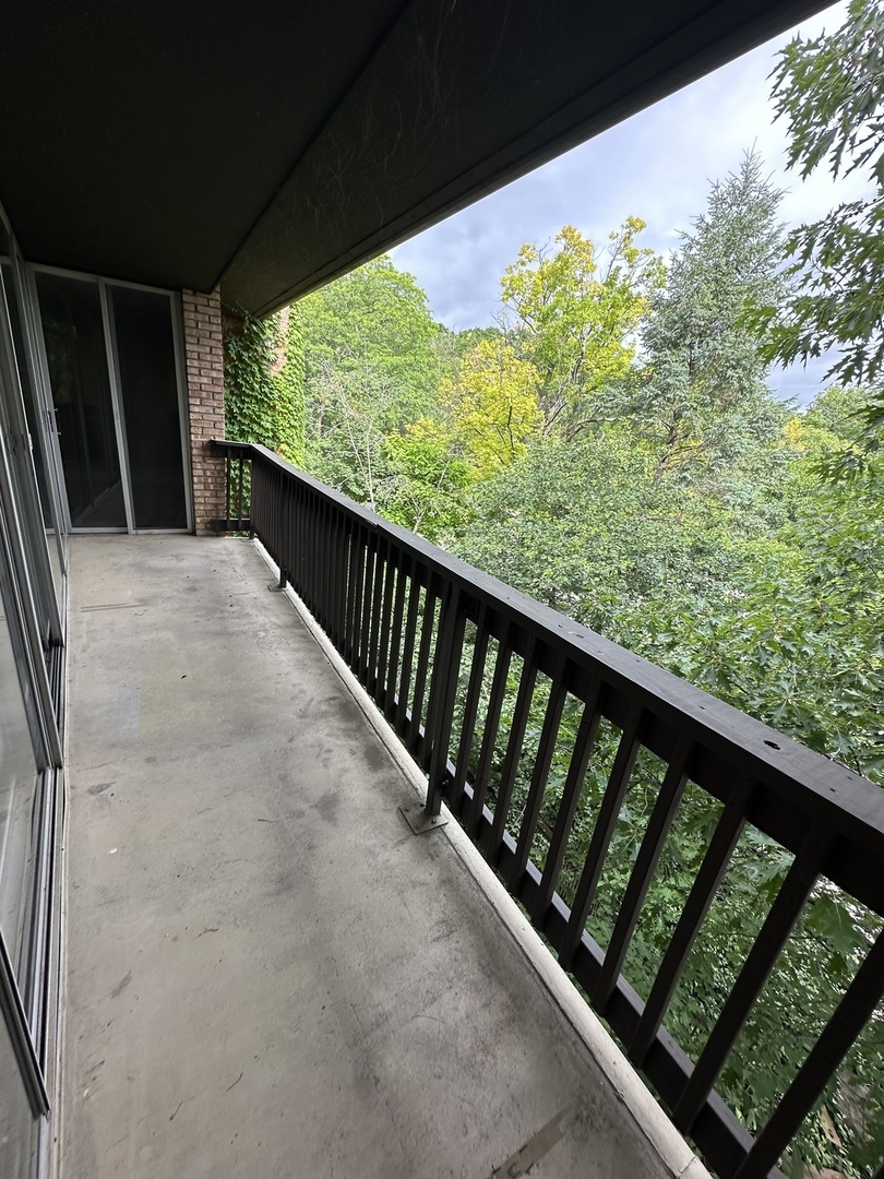5700 Hillcrest Lane Unit: 3J